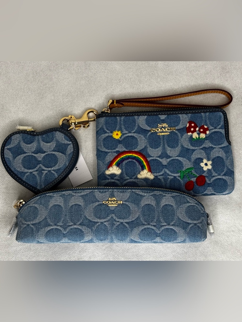 NWT Coach Signature Denim Set: Pencil Case, Wristlet, Heart Bag Charm Keychain - Picture 3 of 4